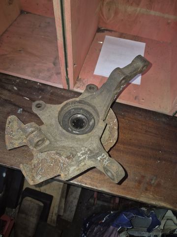 Цапфа поворотна права 517162K000 HYUNDAI