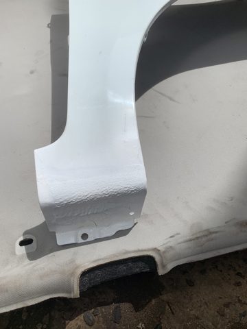 Переднє праве крило 663214Y000 HYUNDAI