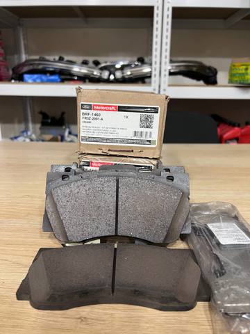 Передні гальмівні колодки FR3Z2001A FORD
