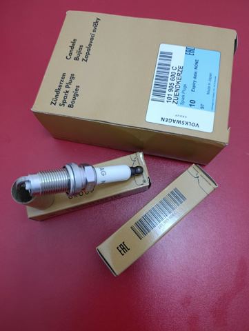 Свічки 101905600C VAG