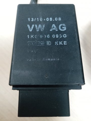 Модуль (блок) управління паливного насоса 1K0906093G VAG