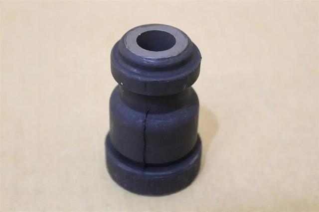 Сайлентблок сережки ресори 2528885 FORD