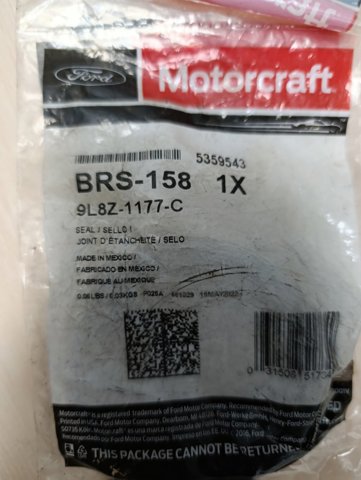 Сальник піввісі переднього моста, правою 9L8Z1177C FORD