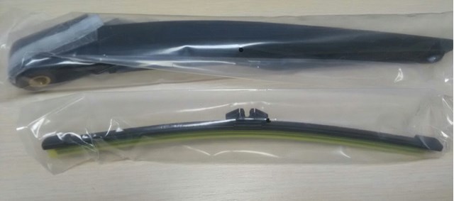 Важіль-поводок склоочисника заднього скла BB5Z17526C MARKET (OEM)