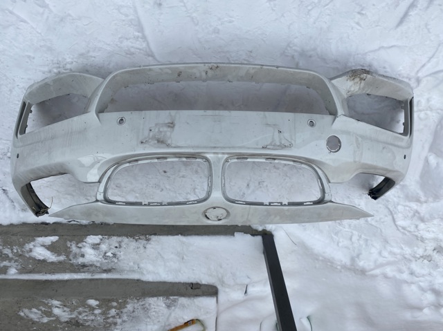 Бампер на авто 51118060879 BMW