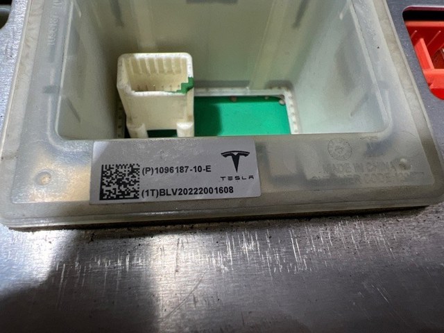 Інвентор струму 113555804A TESLA
