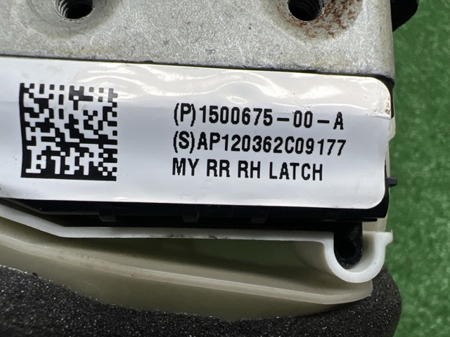 Замок задніх дверей, правих 150067500A TESLA
