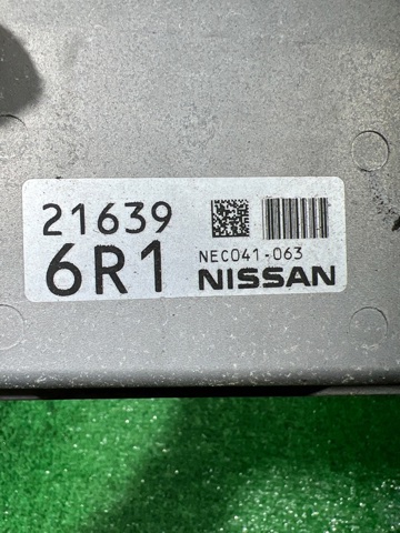 Комп'ютер двигуна 237035NA0B NISSAN