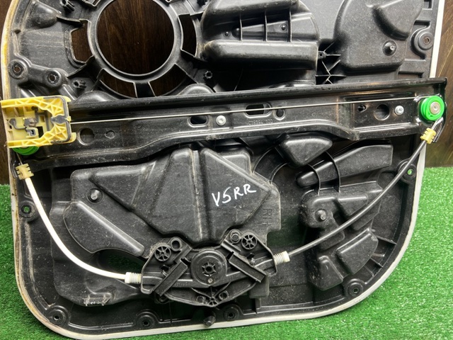 Склопідйомник задніх правих дверей 31349761 VOLVO