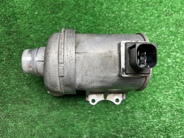 Водяний насос 31368715 VOLVO