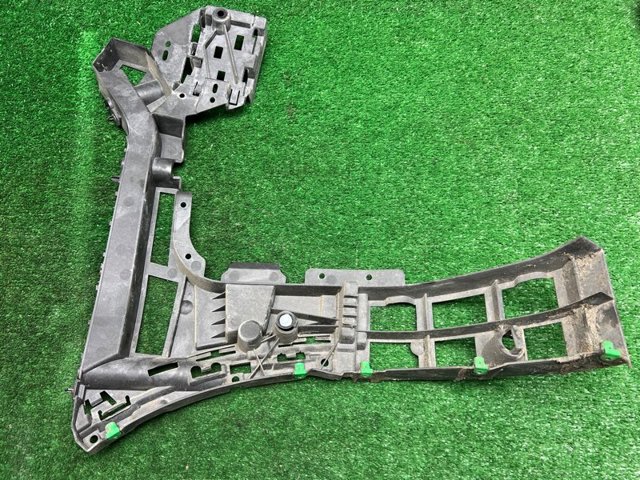 Кронштейн бампера заднього, правий 31407731 VOLVO