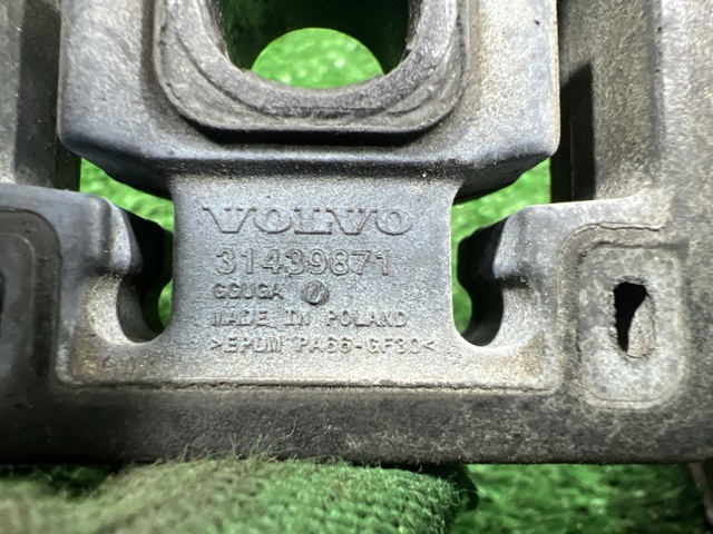Подушка кріплення радіатора верхня 31439871 VOLVO