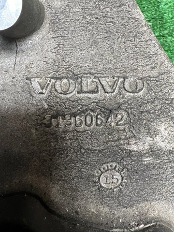 Цапфа поворотна ліва 31476878 VOLVO