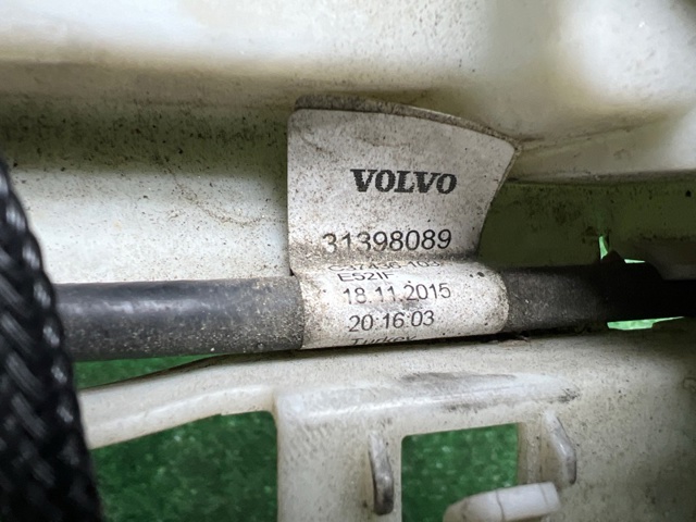Датчик відкриття кришки багажника/задніх дверей (ляди) 31652056 VOLVO