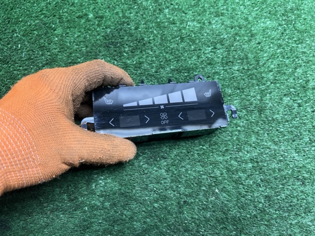 Блок управління кондиціонером 31674023 VOLVO