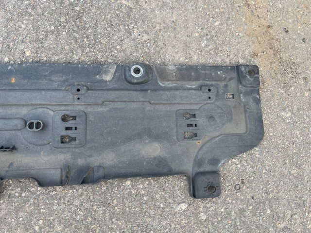 Захист днища, правий 32260495 VOLVO