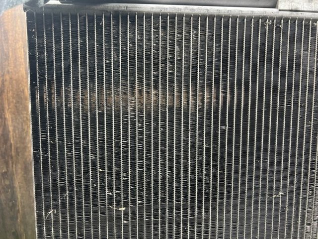 Радіатор охолодження кондиціонера 32339857 VOLVO