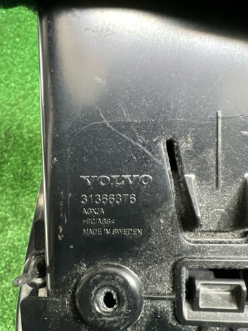 Ящик для рукавичок 39829132 VOLVO