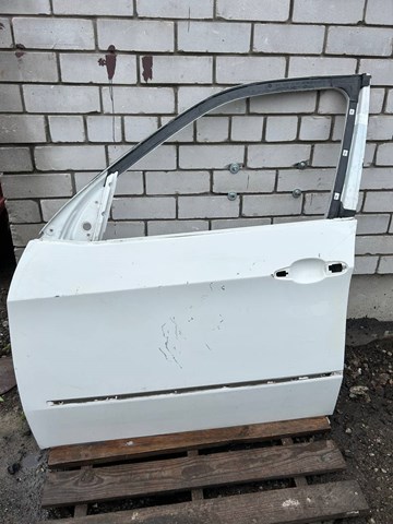 Дверь передня ліва 41517211423 BMW