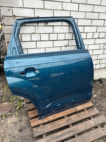 Двері пасажирські задні праві 4M0833052E VAG