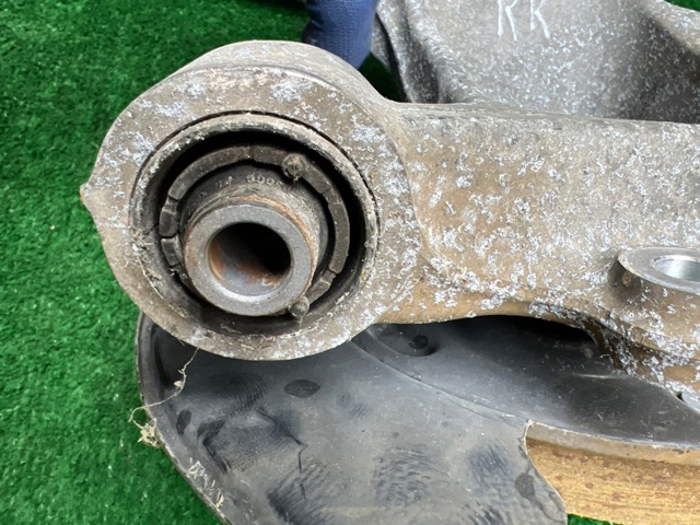 Цапфа - поворотний кулак задній, правий 52720D3100 HYUNDAI
