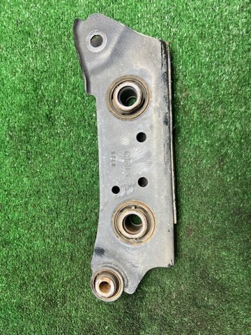 Балансир задній нижній, правий 551A05NA0A NISSAN
