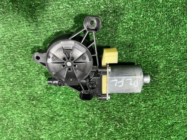 Двигун склопідіймача двері передньої 5Q0959801B PORSCHE