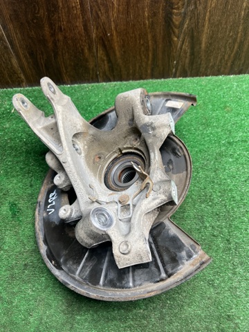 Цапфа поворотна права 7P0505436B VAG
