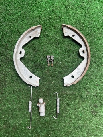 Гальмівні колодки ручника 7P0698525 VAG