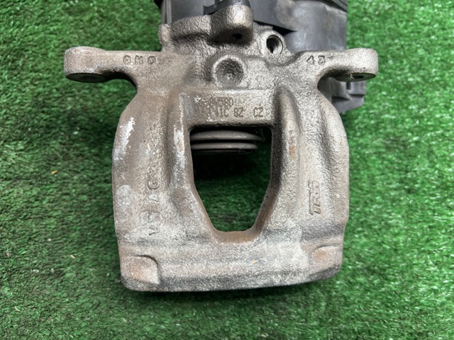 Супорт гальмівний задній правий 8W0615404A VAG