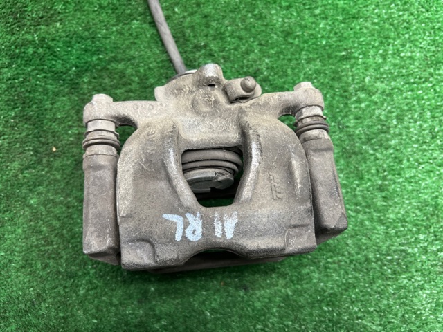 Скоба супорту заднього 8W0615425 VAG