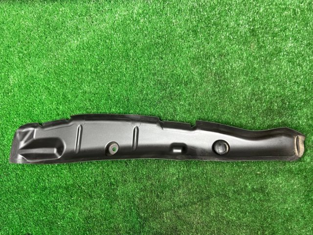 Ущільнювач крила 8W0821112 VAG