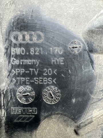 Заглушка жабо збоку 8W0821170C VAG
