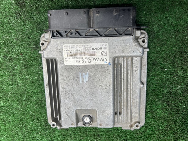Модуль управління двигуном 8W0907115C8W0 VAG