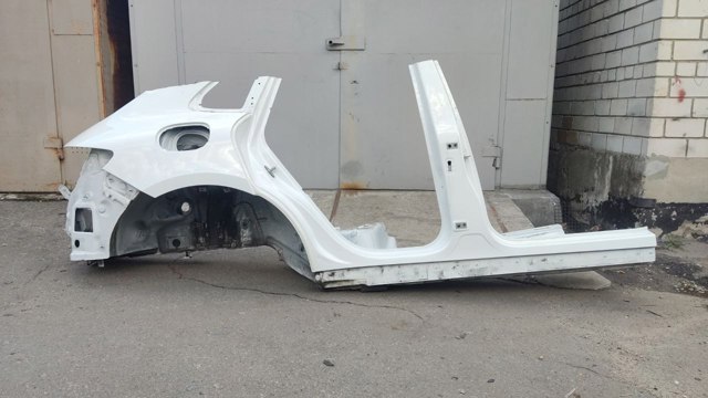 Амортизаційна стійка центральна, права 95B809022YGRV PORSCHE