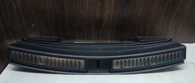 Накладка задньої панелі багажника 95B864483F1E0 PORSCHE