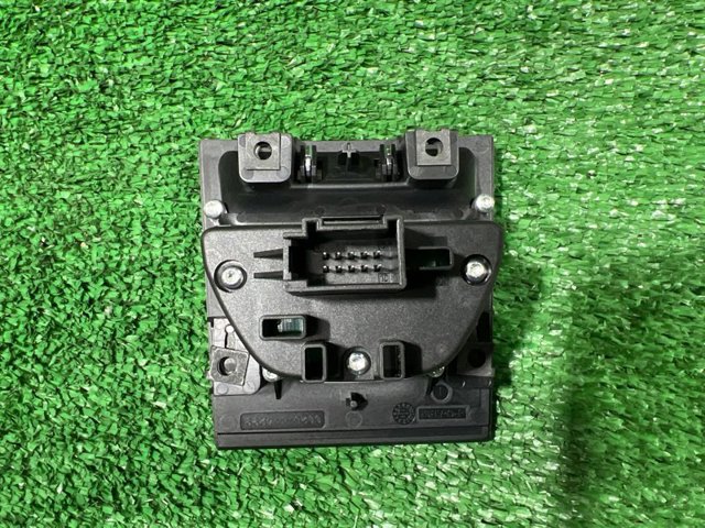 Кнопка електромеханічного гальма стоянки 95B927225A PORSCHE