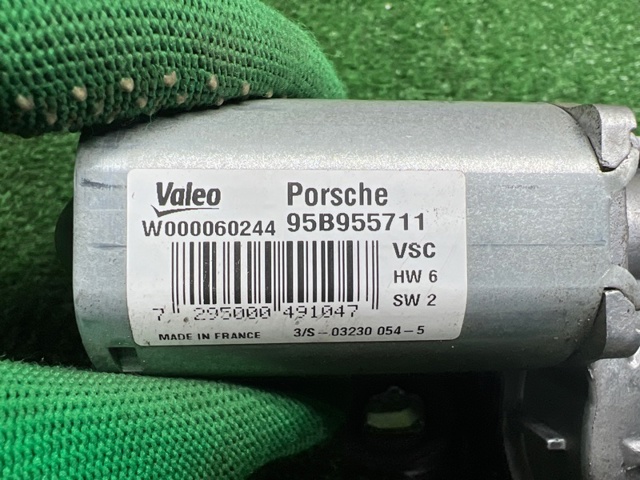 Склоочисник дверей задка 95B955711 PORSCHE