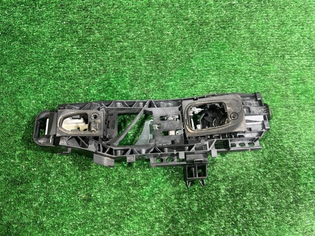 Тримач зовнішньої ручки дверей, передньої лівої A0997601900 MERCEDES