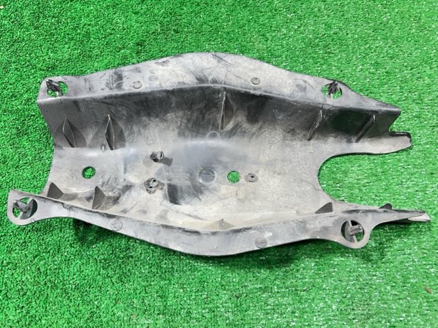 Захист заднього нижнього важеля A2053522900 MERCEDES