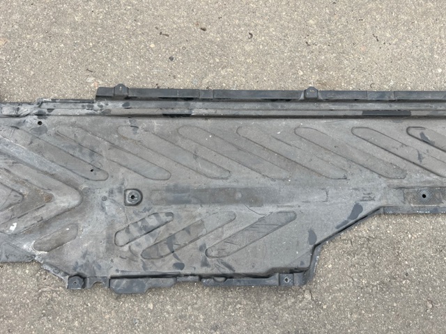 Захист днища, лівий A2056840118 MERCEDES