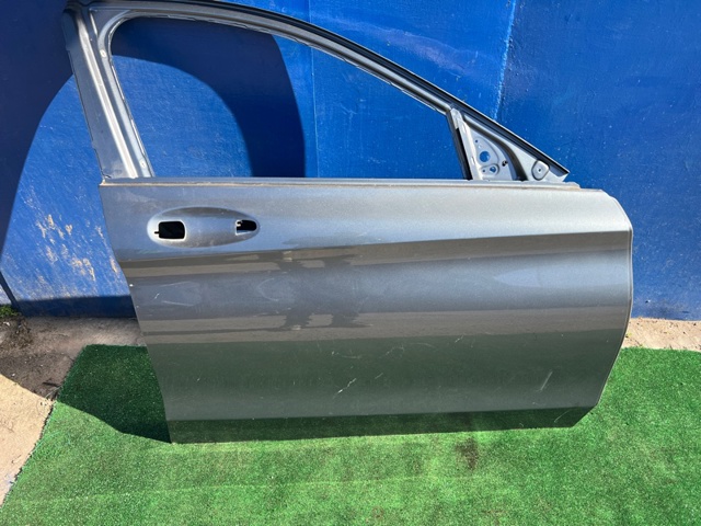 Дверка передня права A2057200205 MERCEDES
