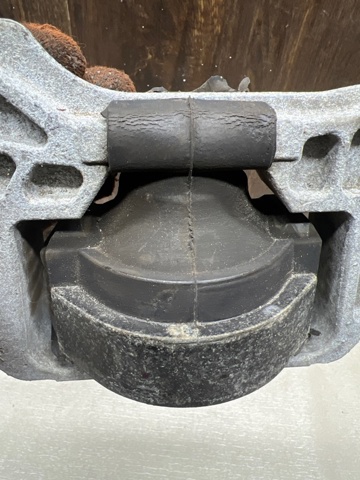 Права подушка мотора CV6Z6038B FORD