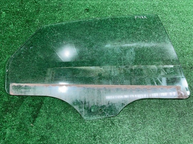 Скло задніх дверей, правих DS7Z5425712A FORD