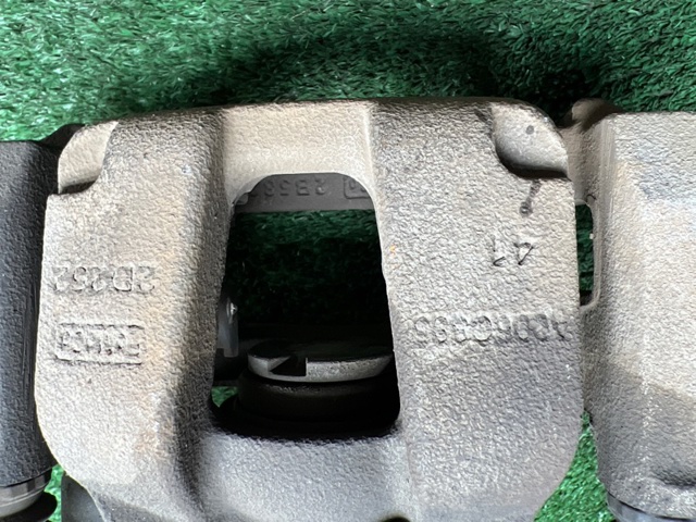 Скоба гальмівного заднього супорта L1MZ2B511C FORD