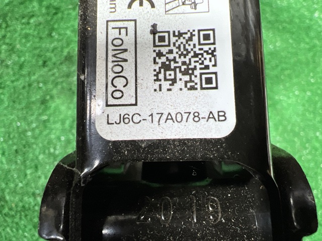 Домкрати LJ6Z17080H FORD