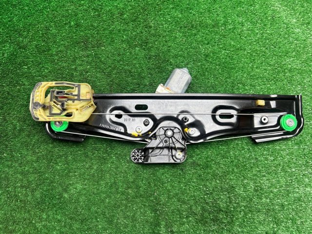 Склопідйомник задніх лівих дверей LR059009 LAND ROVER