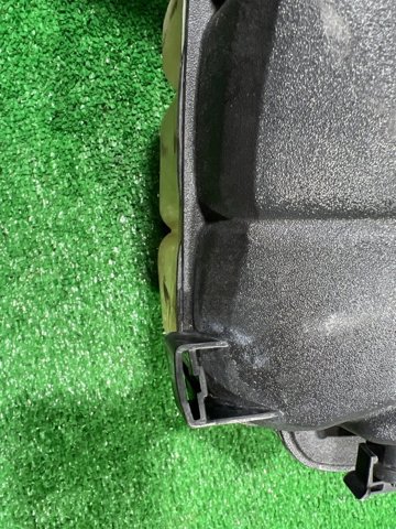 Бачок системи охолодження двигуна розширювальний LR060349 LAND ROVER