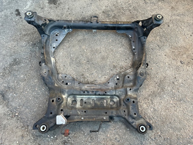 Балка передньої підвіски, підрамник LR084444 LAND ROVER