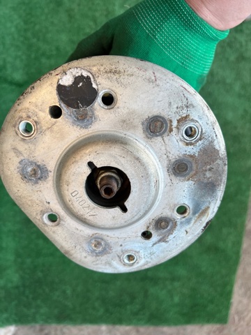 Стійка передня права LR084894 LAND ROVER